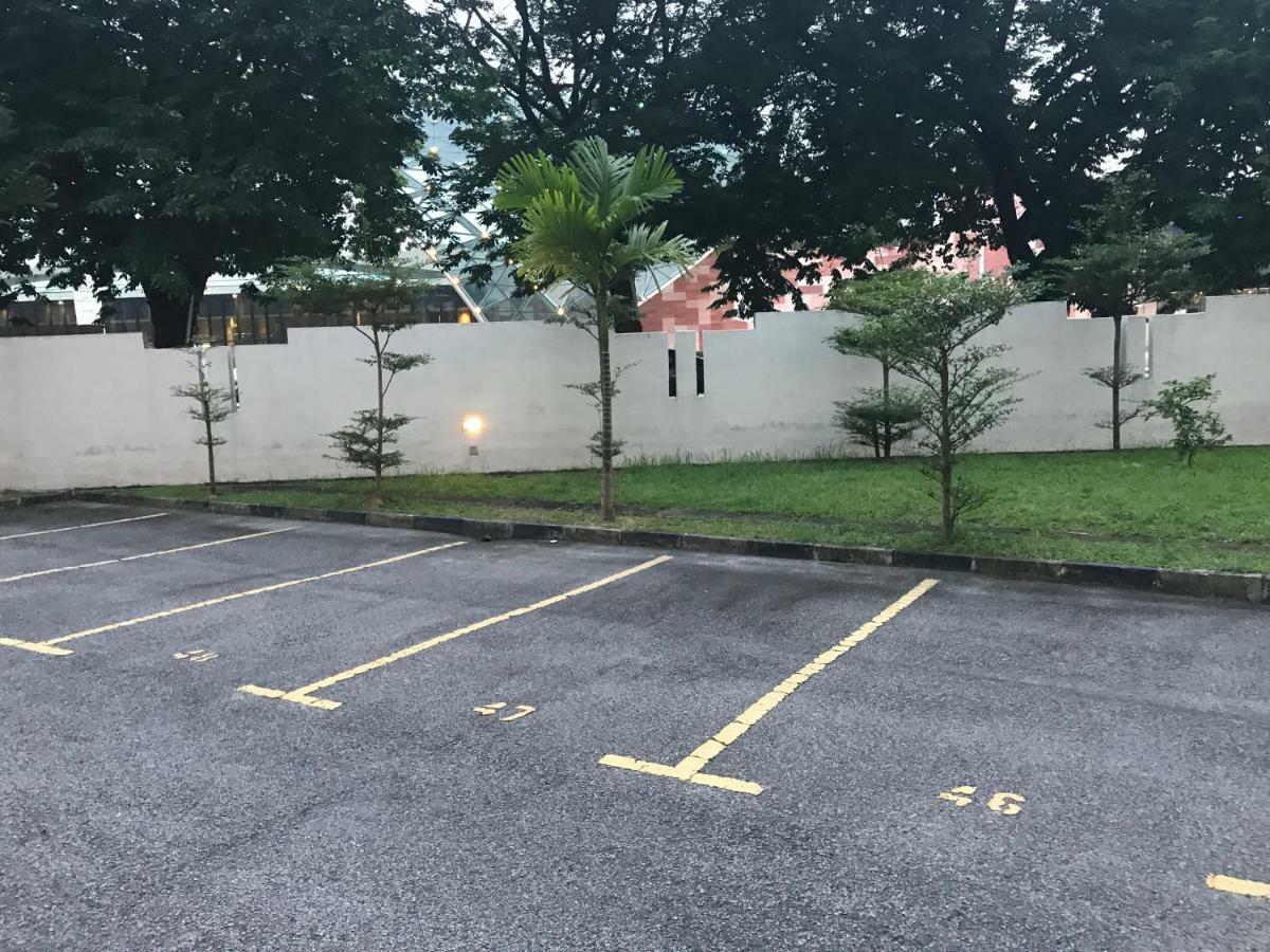 Spice Tunas House Bayan Lepas Exterior foto